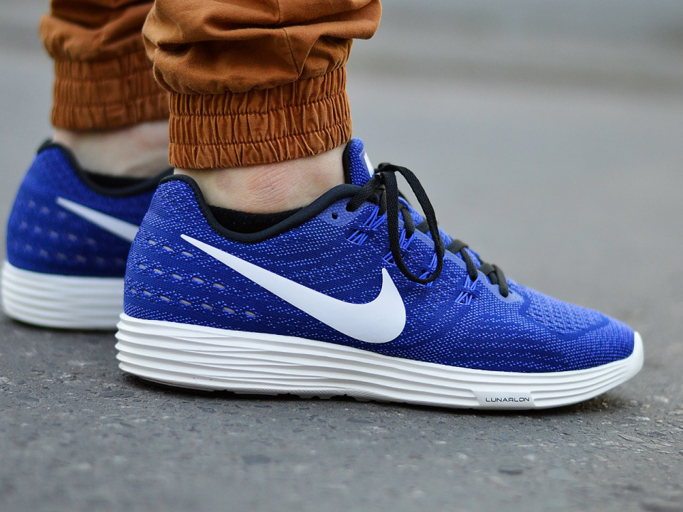 nike lunartempo 2