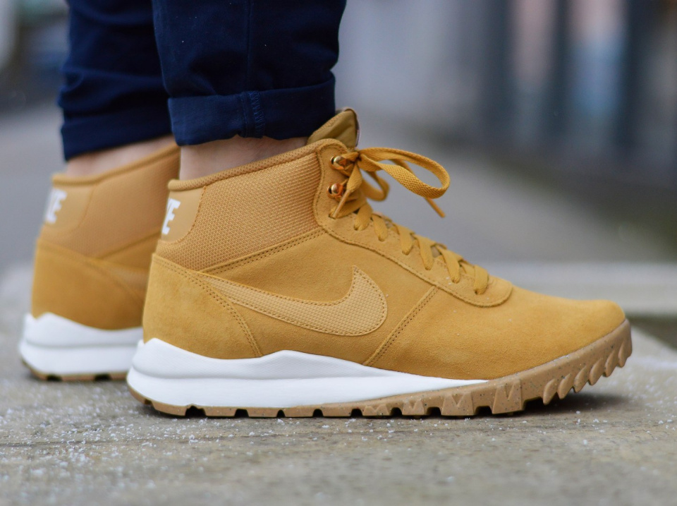 nike hoodland leather