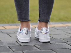 ee8483 adidas