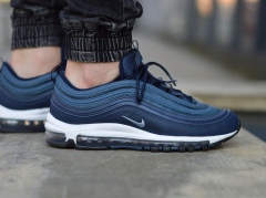 nike essential 97