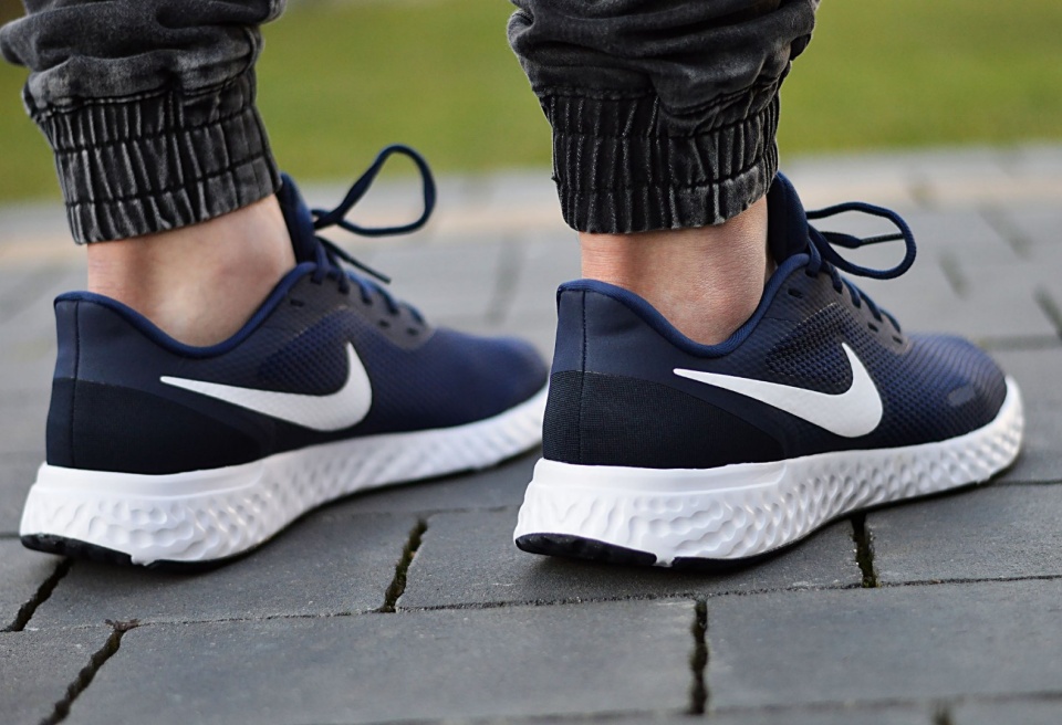 Nike Revolution 5 BQ3204-400 Nike Revolution 5 BQ3204-400