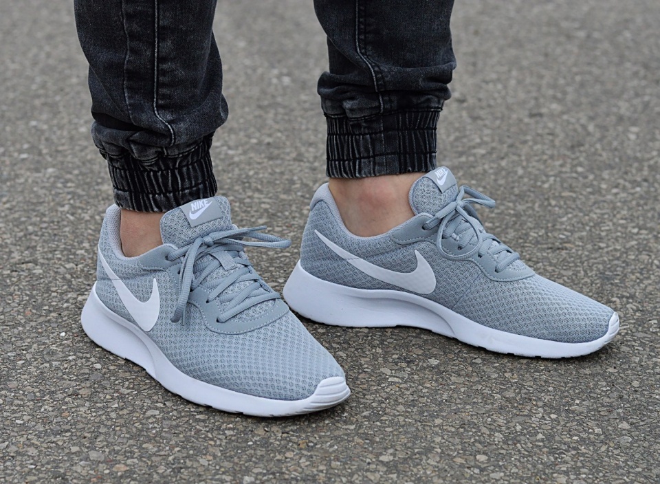Nike Tanjun 812654-010 Nike Tanjun 812654-010