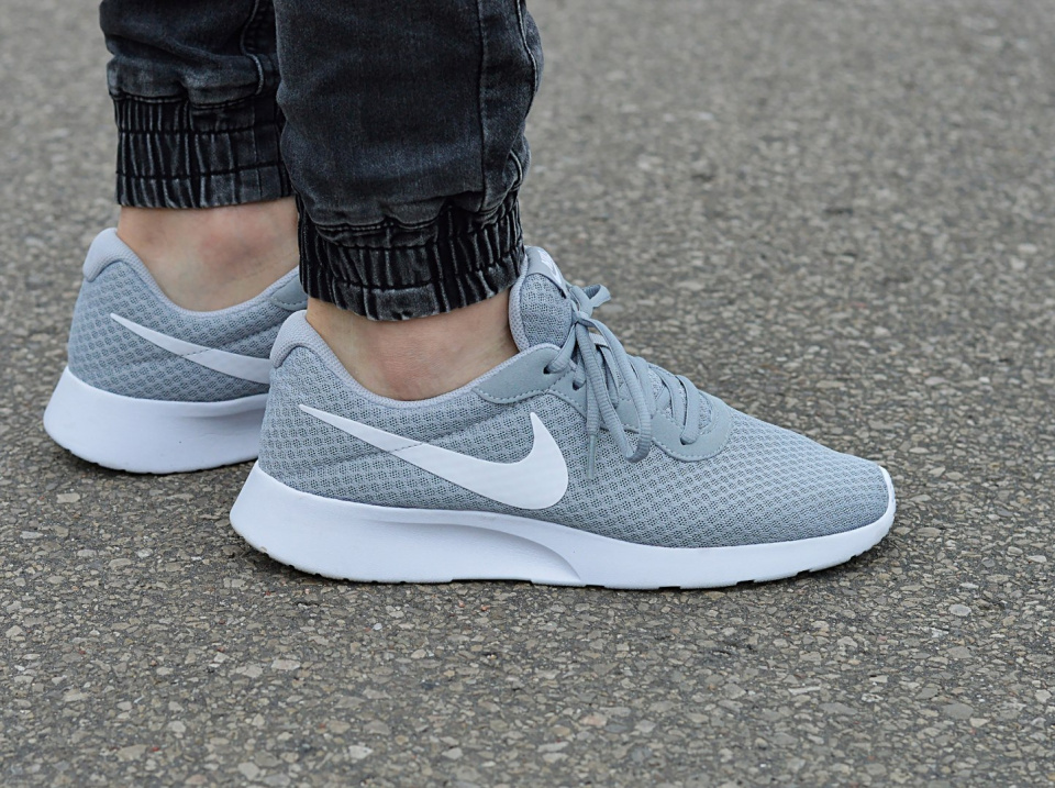 Nike Tanjun 812654-010 Nike Tanjun 812654-010