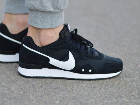 Nike \u003e Sneakerhouse - Adidas, New 
