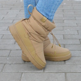 Women's winter sneakers